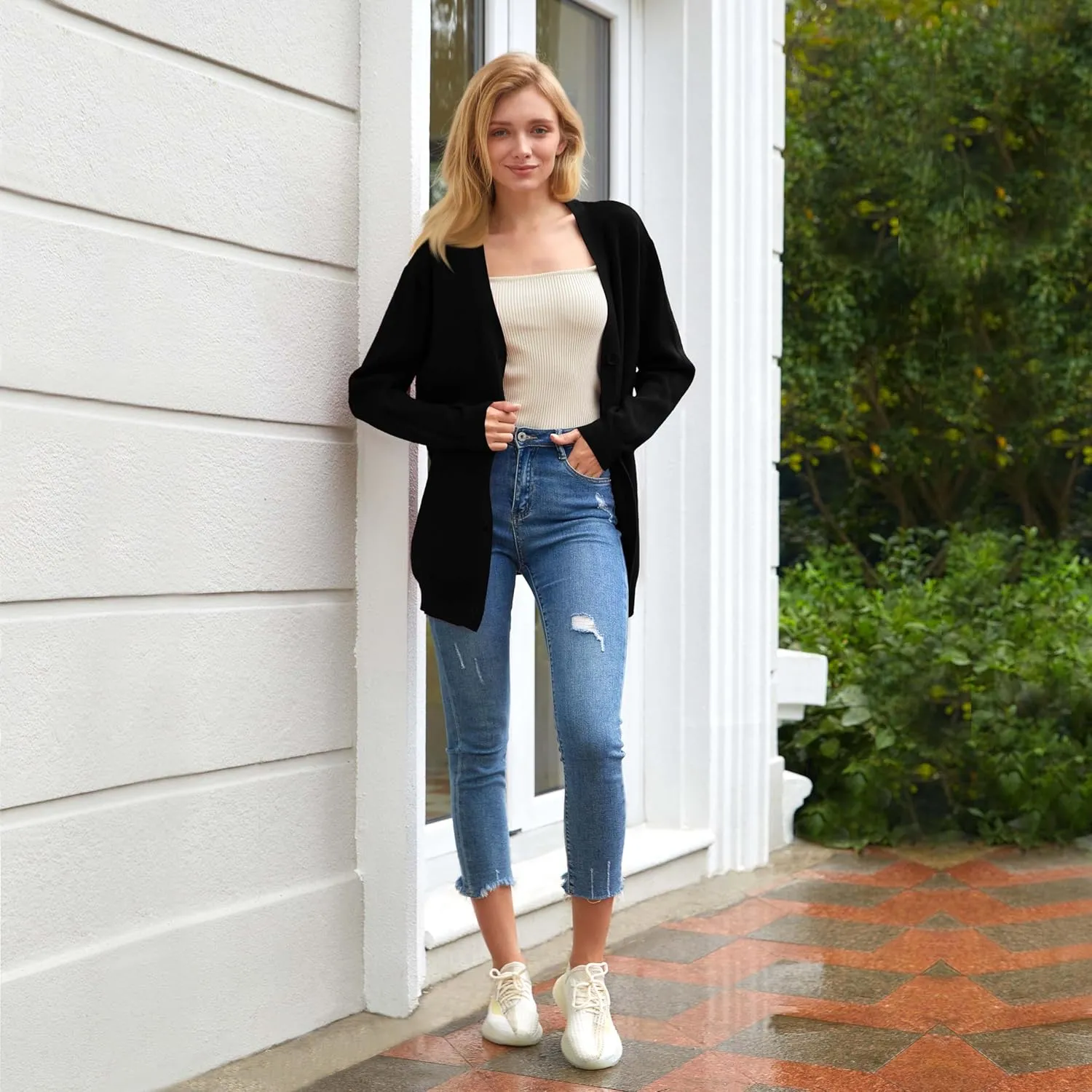 Women's Long Sleeve V-Neck Button Down Cardigan Chunky Oversized Knit Open Front Trendy Sweater Outerwear